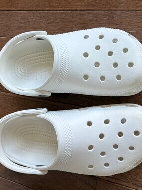 White Crocs Classic Clog M6/W8